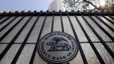 البنك المركزي الهندي يخفض الفائدة ويعزز السيولة بـ 16 مليار دولار