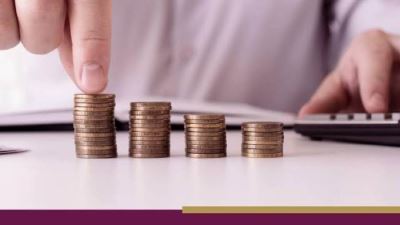 ترامب يدعو لتحديد سقف فائدة بطاقات الائتمان عند 10% لمدة عام