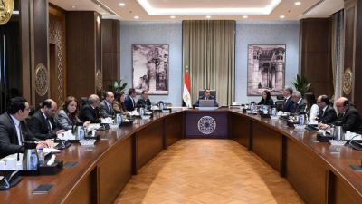 رئيس الوزراء يتابع جهود تحقيق الاكتفاء الذاتي من المنتجات البترولية بحضور محافظ المركزي