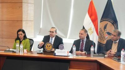 الهيئة العامة للرقابة المالية والبنك المركزي يبحثان تعزيز الشمول المالي ودعم تمويل المشروعات الصغيرة وتمكين رائدات الأعمال