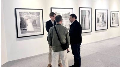 روماني حافظ يمثل مصر في «إكسبوجر 2026» ويقدم رؤية بصرية تجمع الضوء بالذاكرة