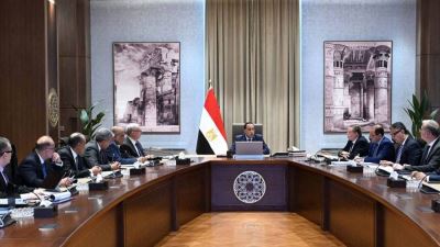 رئيس الوزراء يتابع تداعيات التصعيد العسكري بالمنطقة وتأثيراته في سلاسل الإمداد العالمية بحضور محافظ البنك المركزي