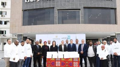 محافظ أسوان يدشن مبادرة البنك الزراعي المصري "سكة خير" لتوفير 1000 وجبة إفطار للأسر الأولى بالرعاية