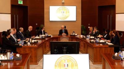 نائب رئيس مجلس الوزراء للشؤون الاقتصادية يستقبل وفداً رفيع المستوى من البنك الدولي لتعزيز التعاون المشترك