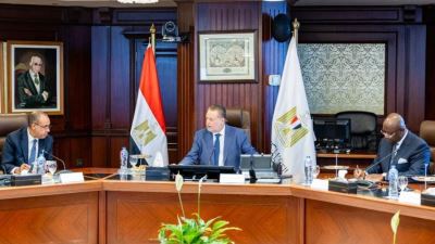 محافظ البنك المركزي يُشارك في اجتماع ثلاثي مع وزير الخارجية ورئيس البنك الإفريقي للتصدير والاستيراد