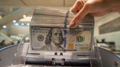 فيتش سوليوشنز تتوقع تراجع سعر الدولار بين 45 إلى 49 جنيه بالنصف الأول من 2027