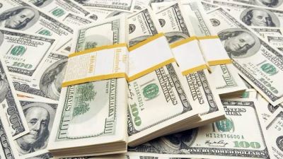 الدولار يتراجع أمام الجنيه خلال تعاملات اليوم الأحد بنحو 22 قرشًا.. ويسجل 50.70 جنيه للبيع في البنك الأهلي المصري