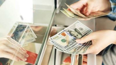 الدولار يرتفع أمام الجنيه خلال تعاملات اليوم ويسجل 50 جنيه للبيع بالبنك الأهلي المصري