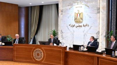 رئيس الوزراء يستعرض المستجدات المرتبطة ببرنامج الإصلاح الاقتصادي الذي تنفذه الحكومة والبنك المركزي بالتعاون مع صندوق النقد