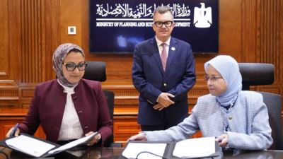 وزير التخطيط والتنمية الاقتصادية يشهد تسوية مديونية محافظة الوادي الجديد لـ "الاستثمار القومي" بـ 222.7 مليون جنيه
