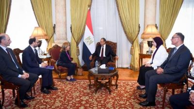 وزير الخارجية يستقبل نائبة رئيس بنك الاستثمار الأوروبي 