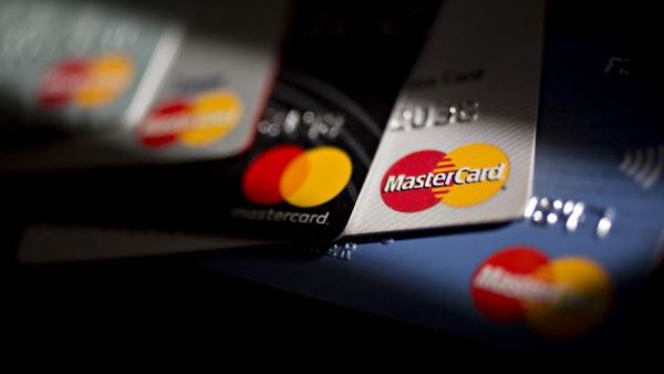 مقارنة بين بطاقة ماستركارد البلاتينية من بنكي التعمير والإسكان والقاهرة .. أي البطاقتين أنسب؟